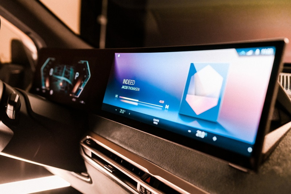 BMW анонсировала новый iDrive к 20-летию старого