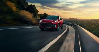 Супергеройский ремень.Toyota показала ролик про RAV4 для Супербоула