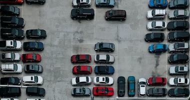 Продажи машин в Беларуси упали на 40%