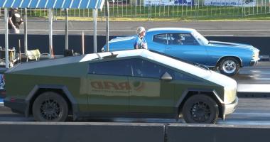 Пикап из будущего задумался на старте. Chevrolet Chevelle 1970 года унизил Cybertruck