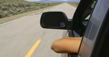 Что лучше, открыть окно или включить кондиционер?