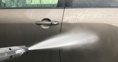 Защита для кузова: как правильно наносить воск и стоит ли делать это осенью