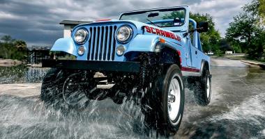 485 сил под ретро-капотом. Этот Scrambler стоит как три новых Wrangler 392