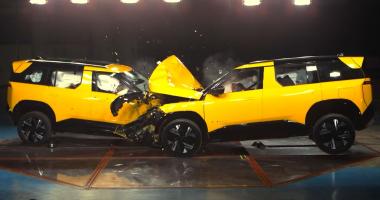 Проверка на прочность – две Tata Sierra сошлись в лобовую