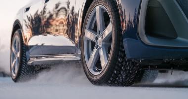 Новая эра зимнего вождения. Nokian Tyres представила шины с выдвигающимися шипами