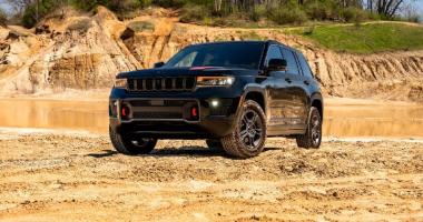 Четыре цилиндра против шести: почему Jeep не торопится хоронить V6 Pentastar
