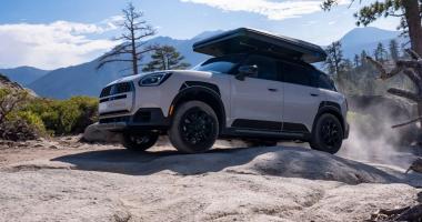 MINI Countryman вышел в брутальной версии Untamed, с лифтом и АТ-шинами