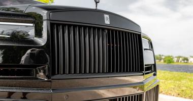 Оранжевое безумие. Тюнингованный Rolls-Royce Cullinan оказался никому не нужен