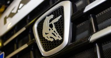 КАМАЗ переходит на четырёхдневку: как кризис на рынке меняет график работы