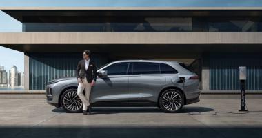 Официальное представление автомобиля EXLANTIX ET в дилерском центре EXEED