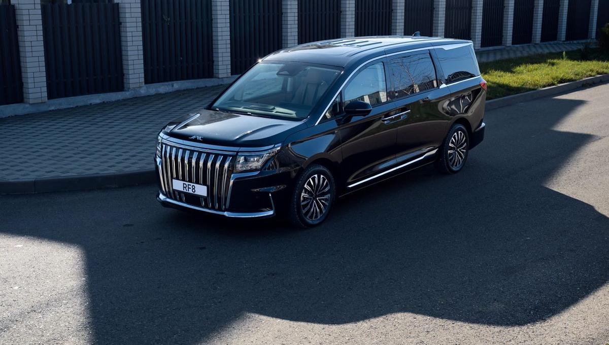 Дмитрий Леонтьев: JAC RF8 – бюджетный наследник Toyota Alphard