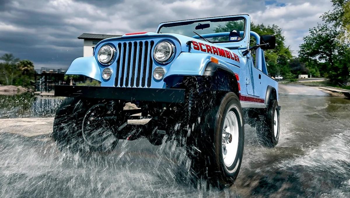 485 сил под ретро-капотом. Этот Scrambler стоит как три новых Wrangler 392