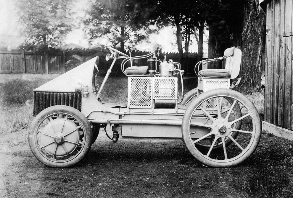 1 электромобиль в мире. Lohner-Porsche гибридный автомобиль. Электромобиль Lohner Porsche. Порше 1900.