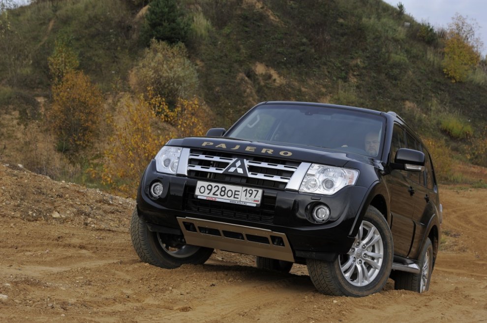 mitsubishi pajero iv