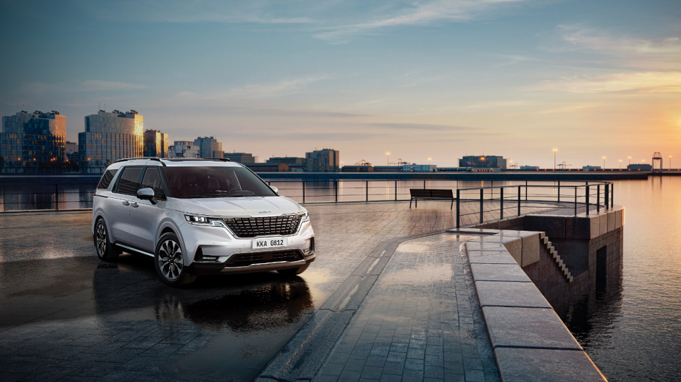 В Россию привезли обновлённый Kia Carnival