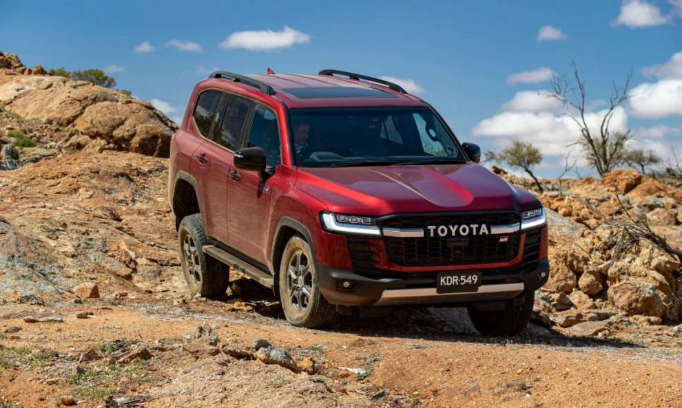 Эта страна продала больше всех Land Cruiser 300, оставив позади даже Японию