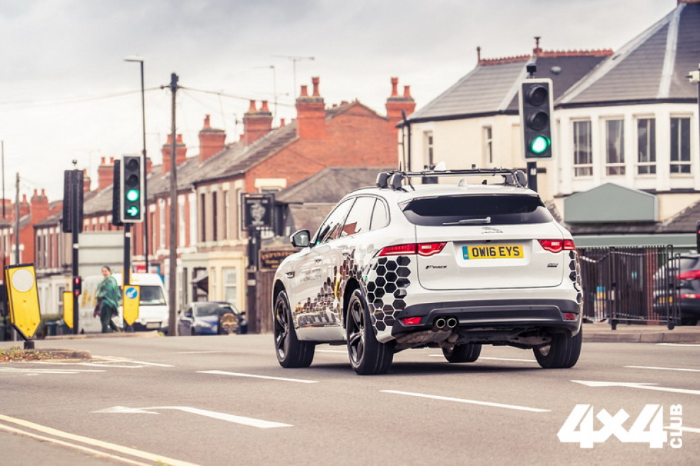 Компания Jaguar Land Rover предложила решение проблем пробок