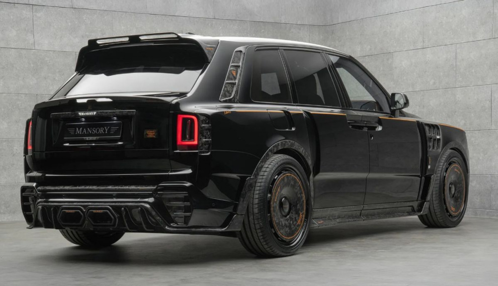 В Rolls-Royce Cullinan от Mansory больше углеродного волокна, чем в McLaren, и меньше вкуса, чем в Honda Civic