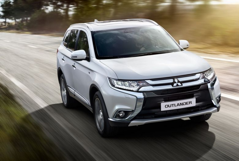 7 мест и 150 000 автомобилей Mitsubishi Outlander