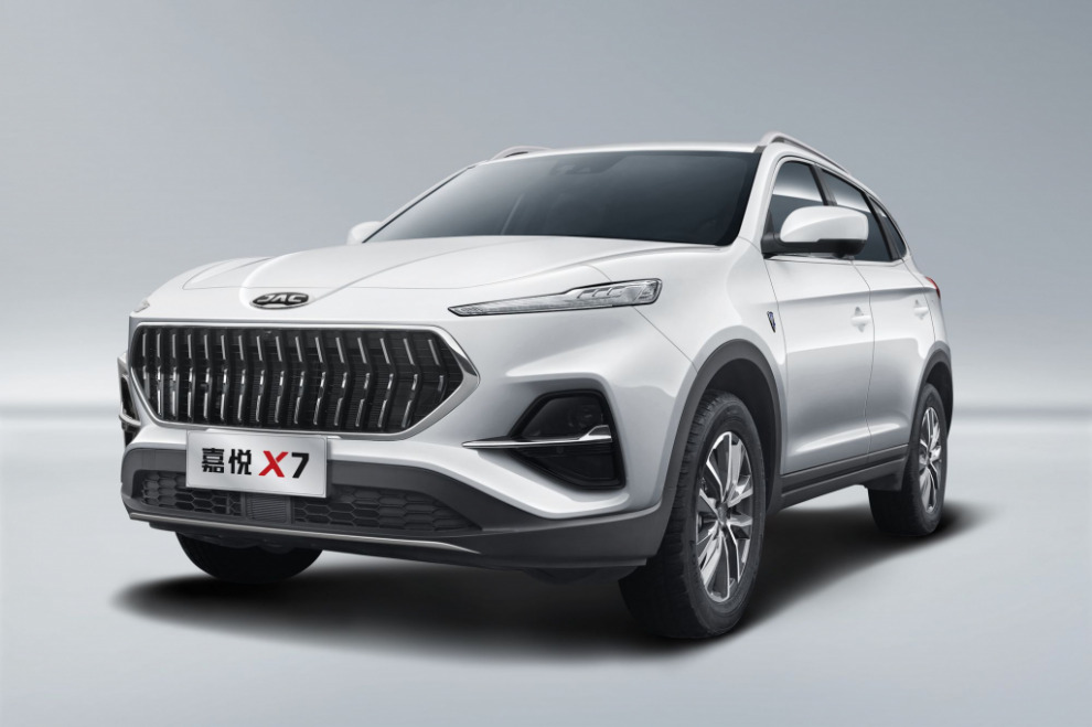 JAC объявил российские комплектации кроссовера S7