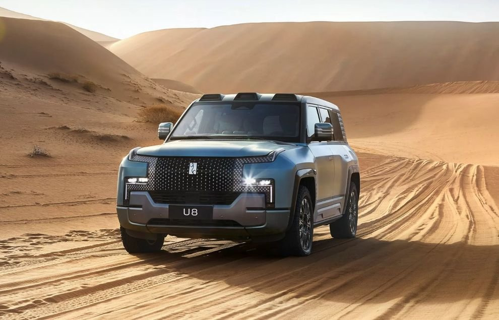 У внедорожника Yangwang U8 Premium Edition от BYD, больше экранов, чем в некоторых домах