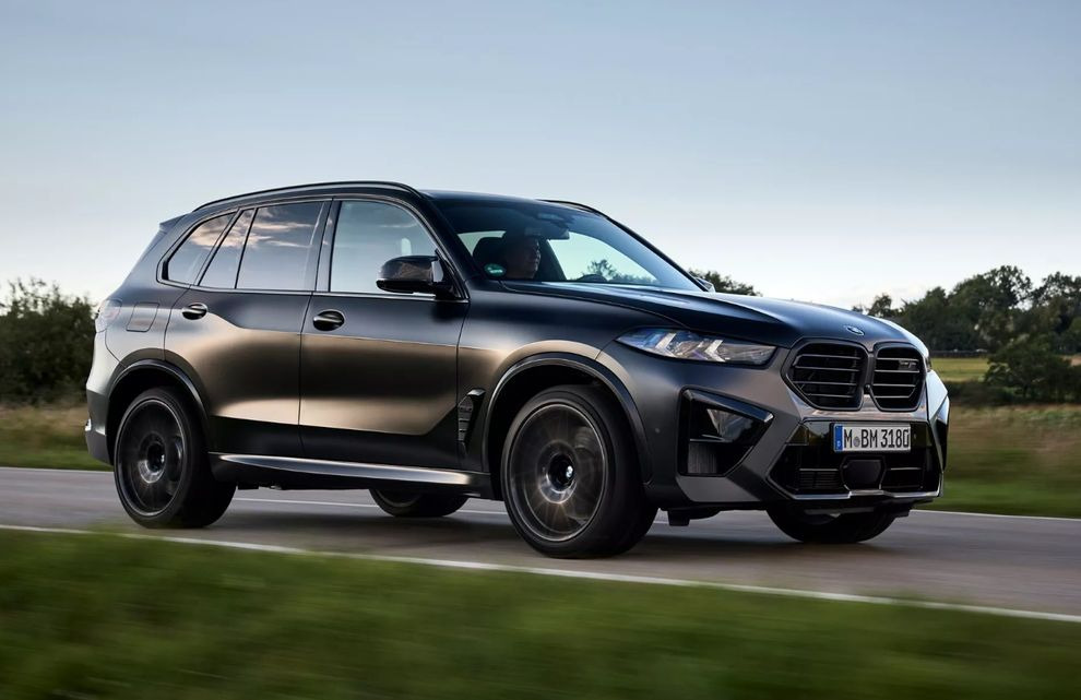 BMW выложила мега-галерею рестайлинговых X5 и X6