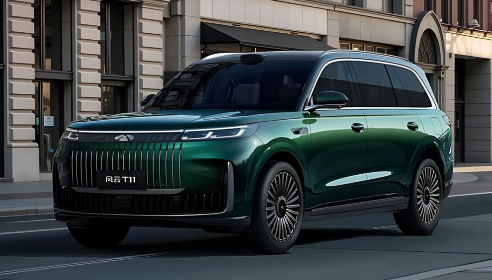 EXEED EXLANTIX E02 – флагманский гибридный кроссовер для РФ