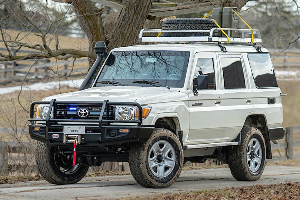 Inkas превратила Toyota Land Cruiser 76 во внедорожный броневик