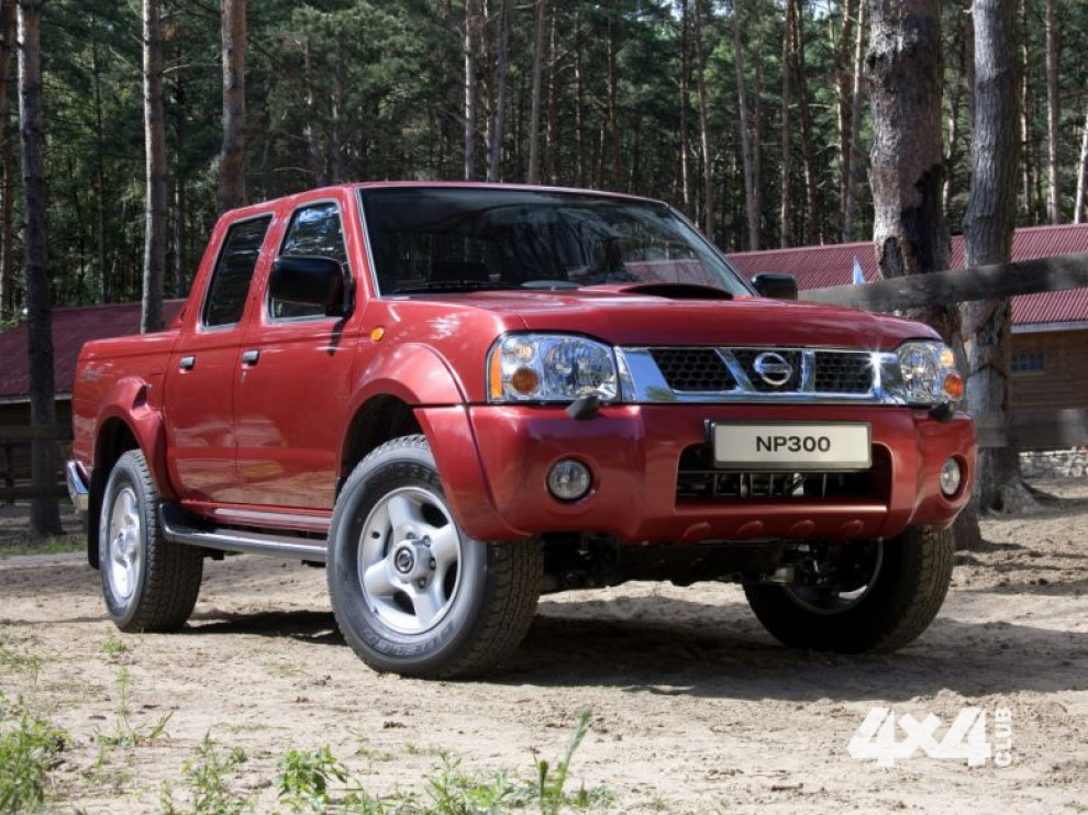 Nissan прекратил поставку пикапов в Россию