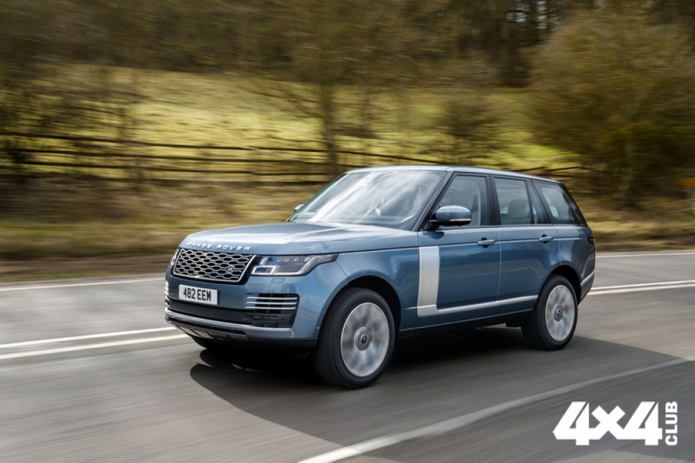 Jaguar F-PACE и Range Rover стали лауреатами премии «Внедорожник года 2018»