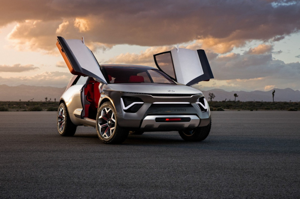 Концепт Kia умеет смотреть за взглядом и прятать руль с педалями