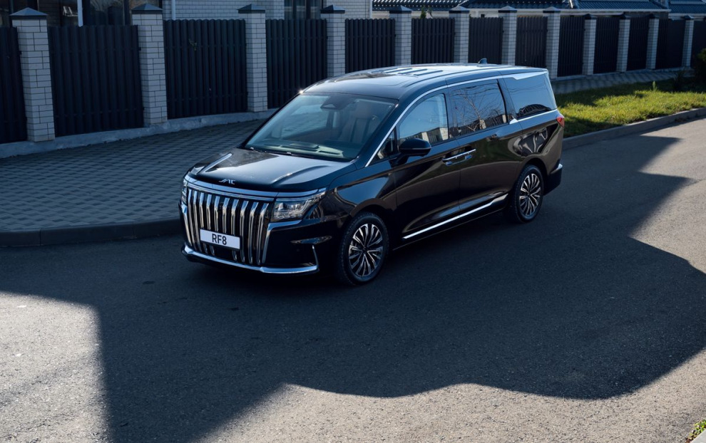 Дмитрий Леонтьев: JAC RF8 – бюджетный наследник Toyota Alphard