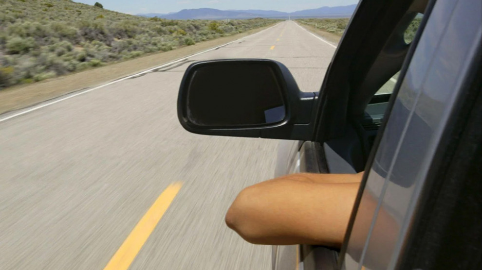 Учёные не рекомендуют открывать окна в час пик