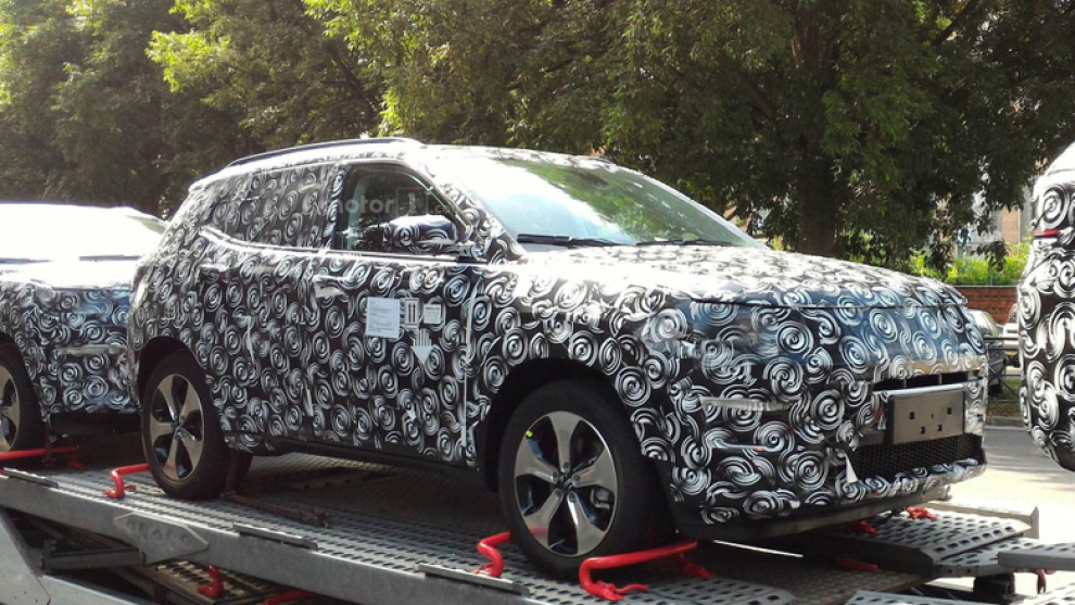 Шпионы сфотографировали интерьер нового Jeep Compass