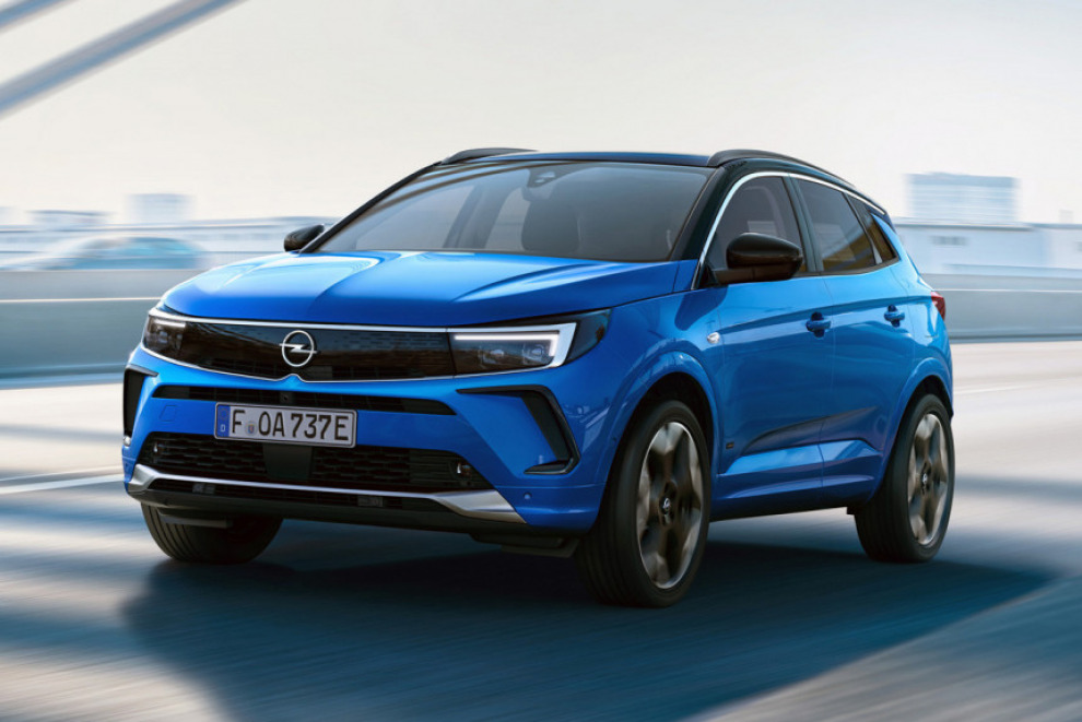 После рестайлинга Opel Grandland изменился до неузнаваемости