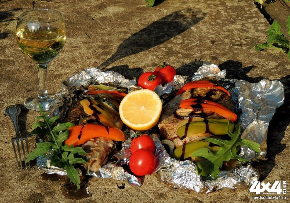 Изысканная кулинария путешественника. Язь в фольге