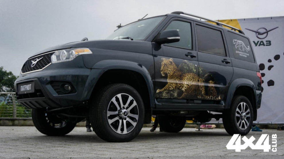 На обновленный УАЗ "Патриот" назвали цены и комплектации