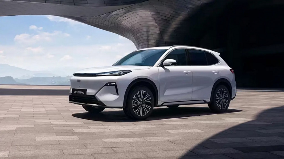 Geely EX5 EM-R вышел в лидеры РФ среди подключаемых гибридов