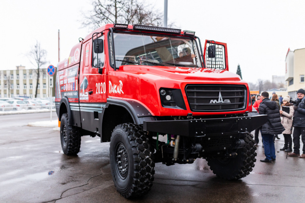 Спортивный "капотник" МАЗ впервые выступит на гонках в Африке