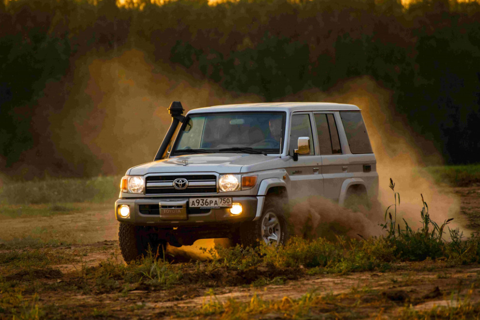 Toyota LC 76. Вечно живой