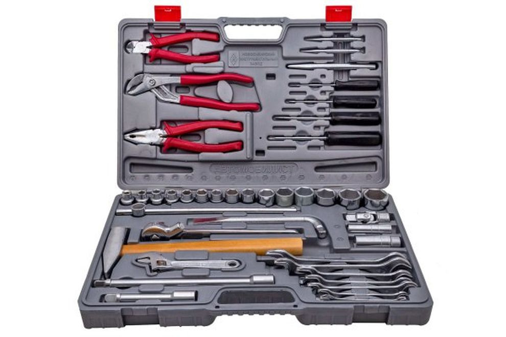 Какие инструменты обязательно должны быть у автомобилиста и почему