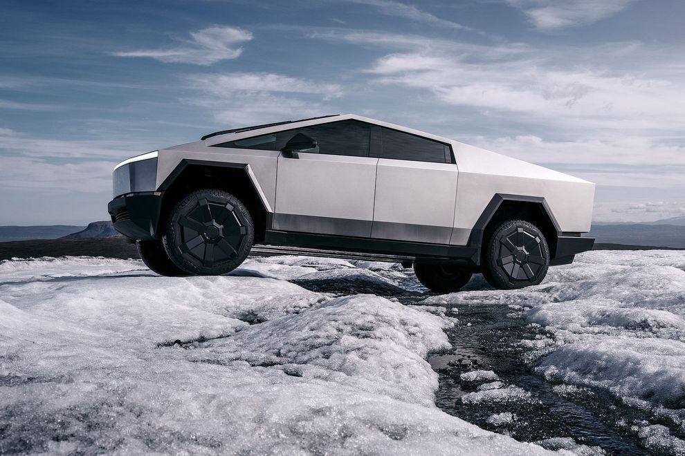 Покупатели Tesla Cybertruck сообщили о первых признаках ржавчины