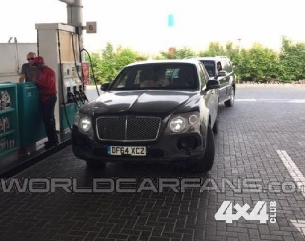 Очередная порция шпионских фотографий Bentley Bentayga