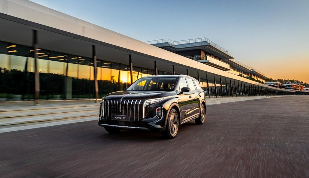 HONGQI HS7: китайский флагман для большой семьи