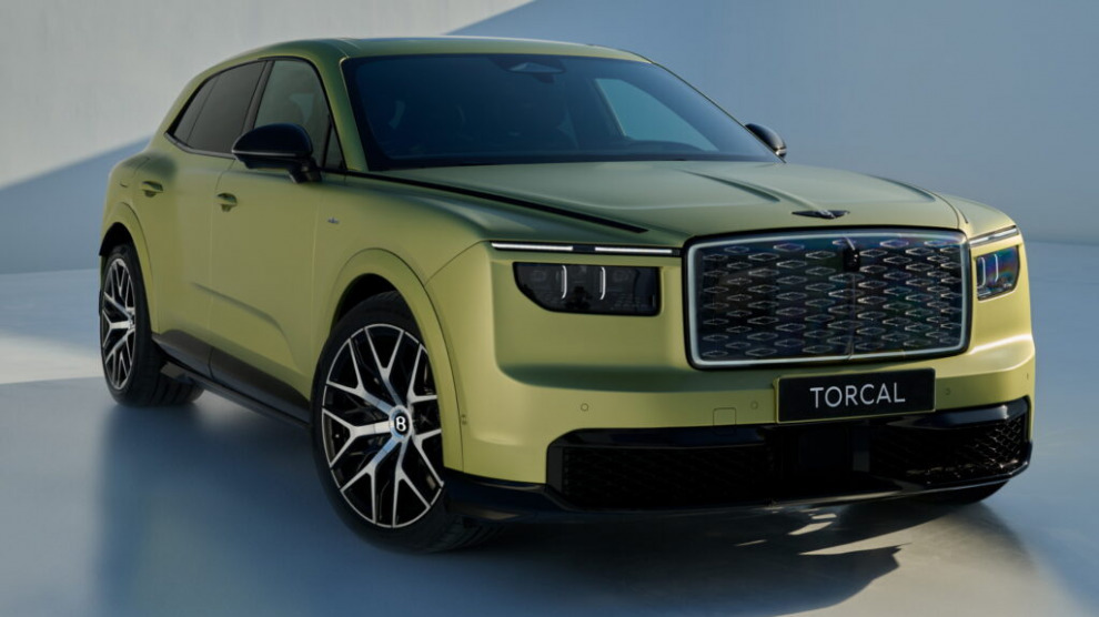 Электрический кроссовер Bentley развивает 876 л. с. и 1 350 Нм момента, разгоняясь до сотни за 2,8 секунды