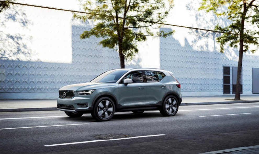 Точно в середину.  Тест-драйв Volvo XC40