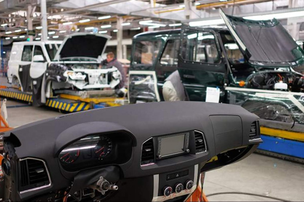 Блэкауты привели к остановке кубинского завода УАЗ