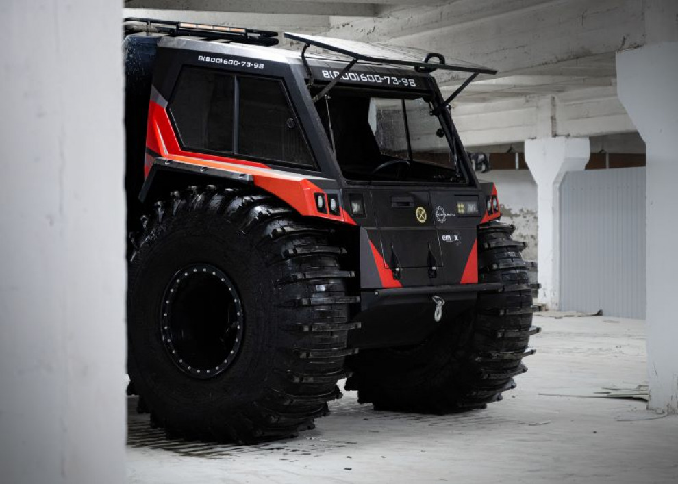 Во Владимире построили первый в мире электрический снегоболотоход