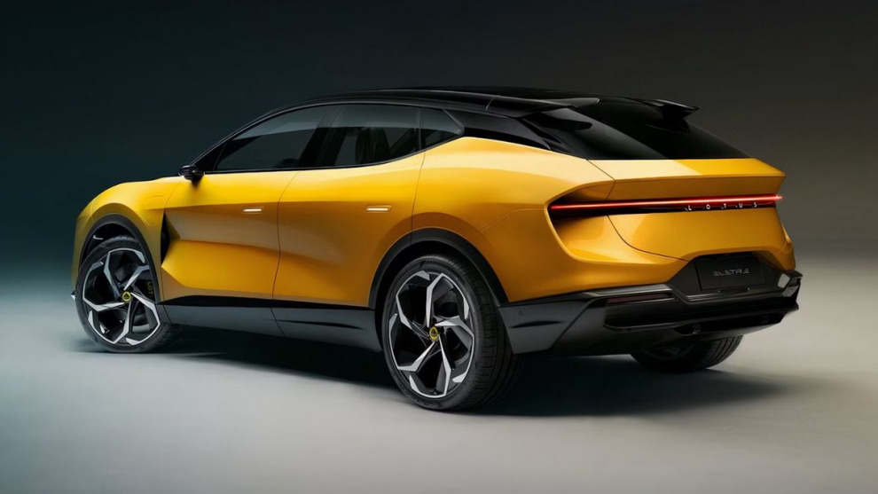 Плохие новости о кроссовере Lotus, который больше не конкурирует с Macan