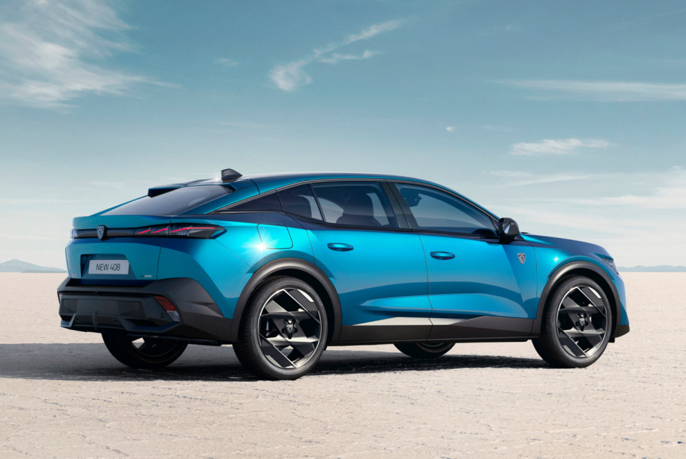 Новый Peugeot 408 планирует избавить рынок от скучных семейных автомобилей